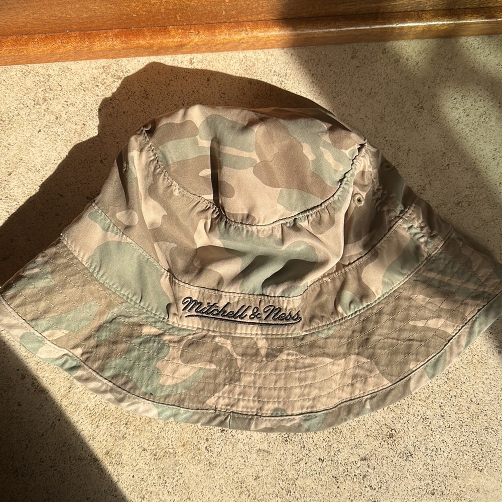 Mitchell and Ness 🔥 CHICAGO BULLS Camo Bucket Hat Embroidered NBA - Picture 2 of 8